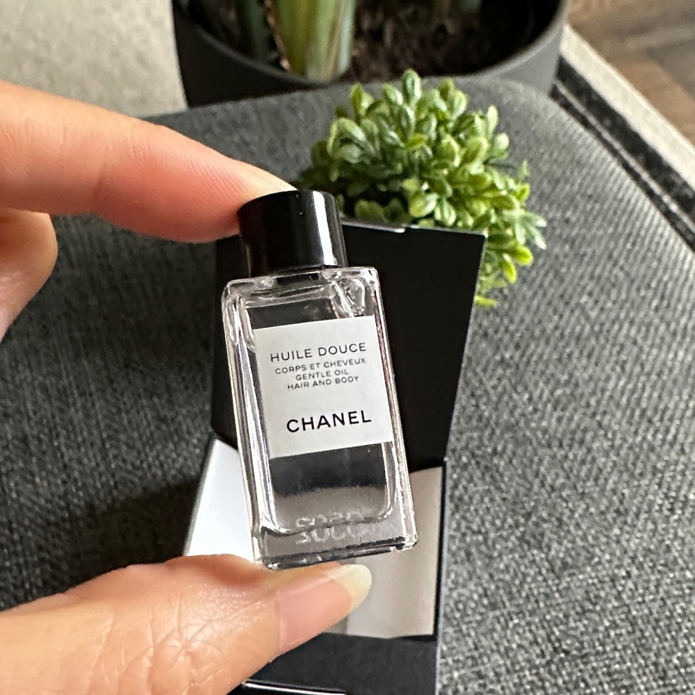 NEW CHANEL Gentle Oil Hair and Body 4ML (Sample Size/Travel Size) - Picture 5 of 5